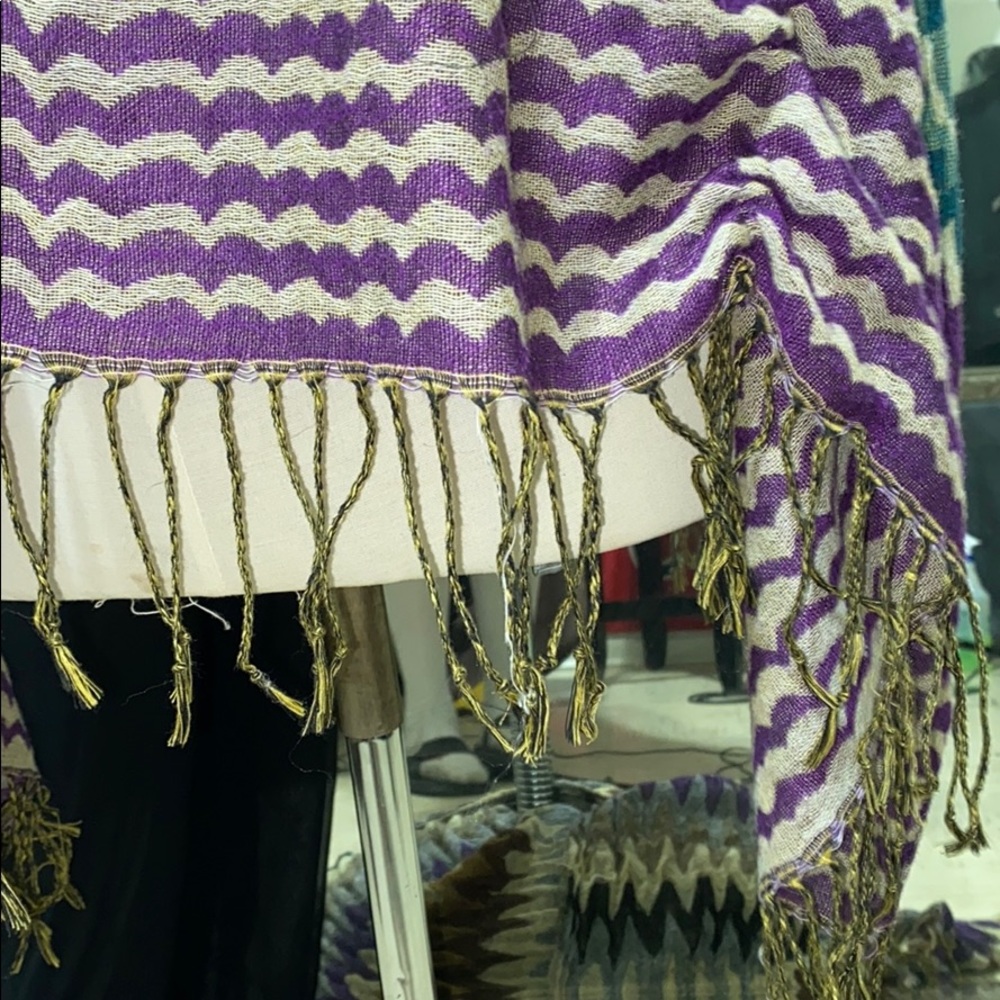 Abstract scarf/wrap - Picture 4 of 4